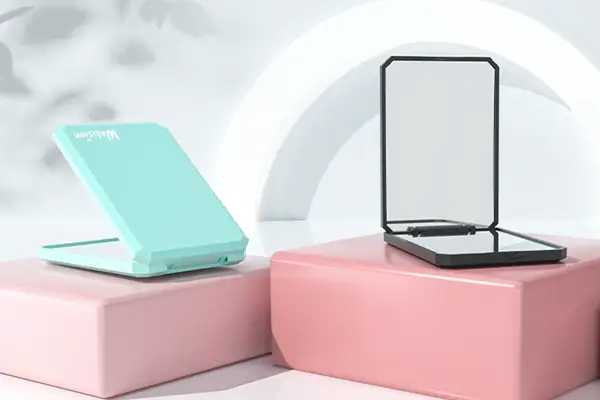 Magnifying Compact Mirror